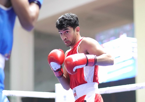 Shiva Thapa & Amit Panghal kick off with a win at the mens national boxing championship